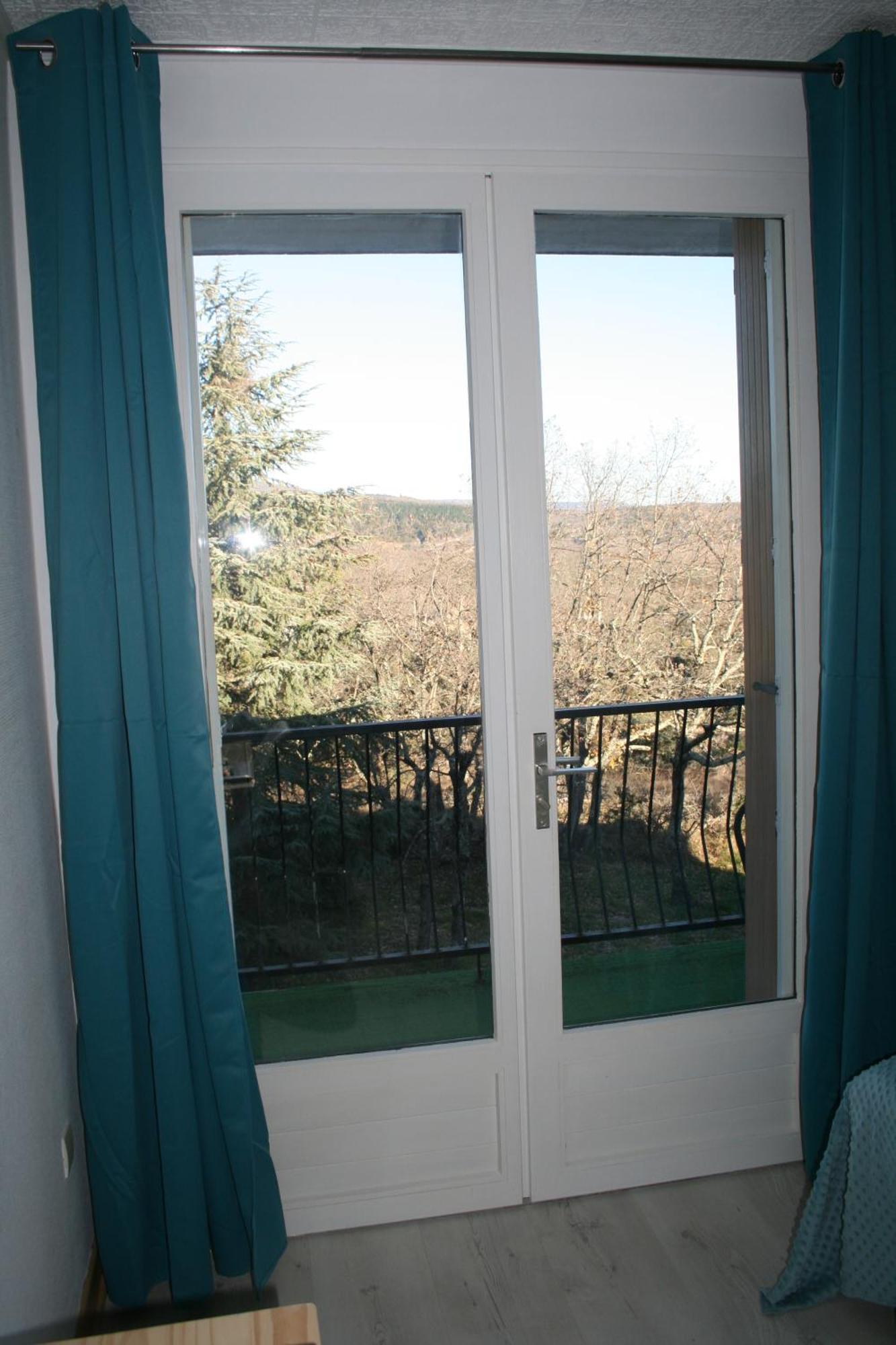 Hotel Les Persedes Lavilledieu  Exterior foto